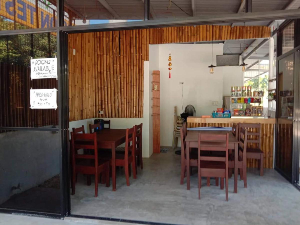 Lr Hostel And Cafe 莫阿尔博阿 外观 照片