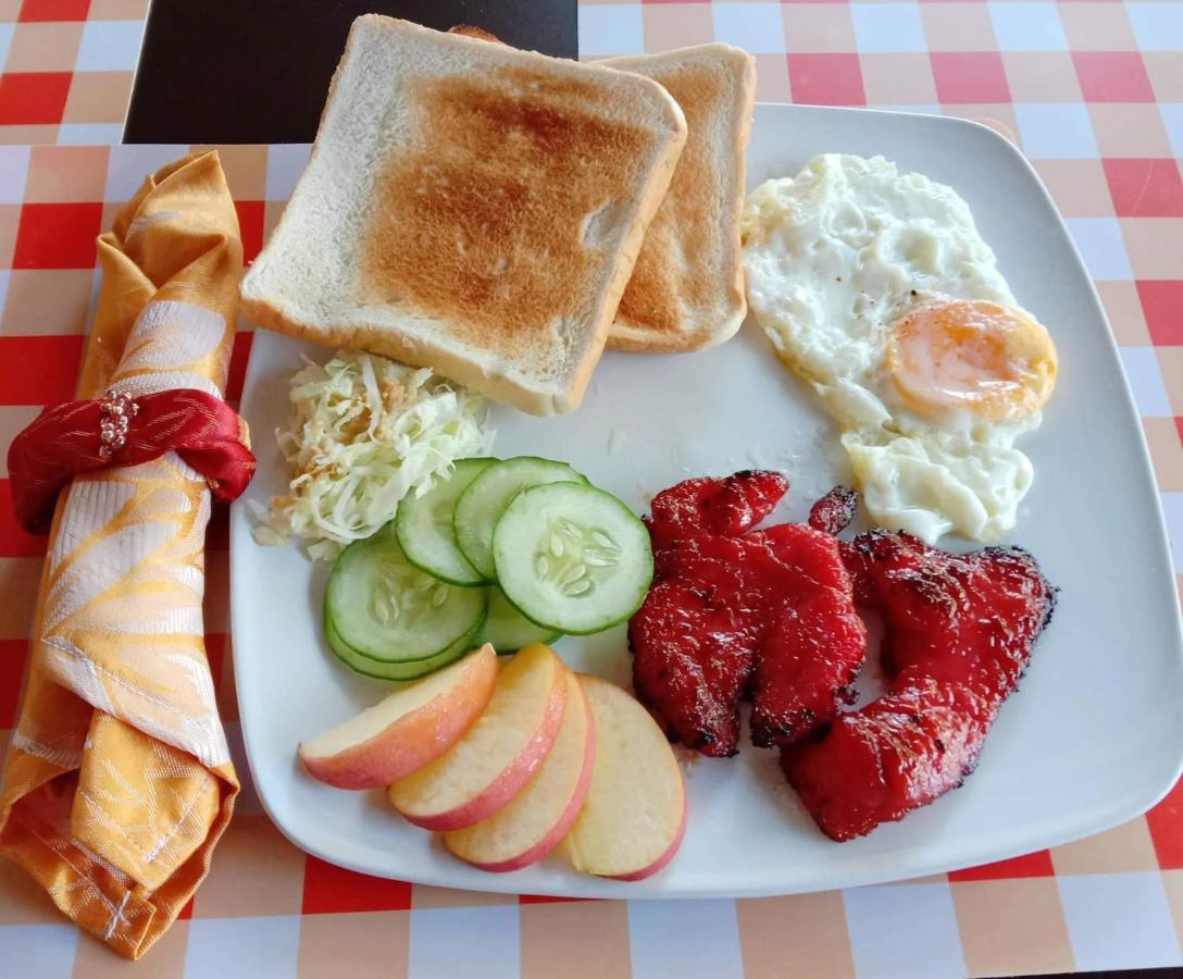 Lr Hostel And Cafe 莫阿尔博阿 外观 照片