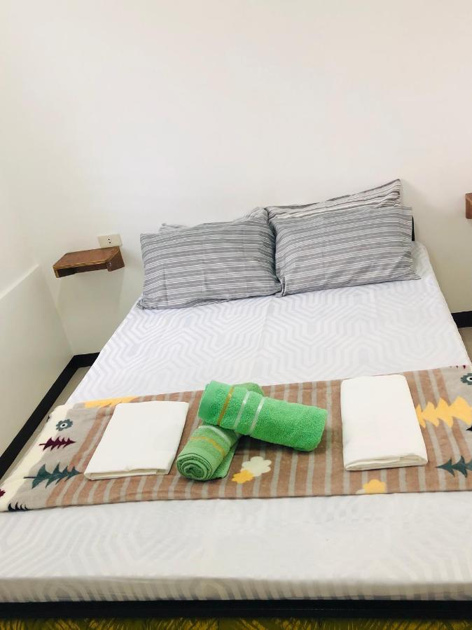 Lr Hostel And Cafe 莫阿尔博阿 外观 照片