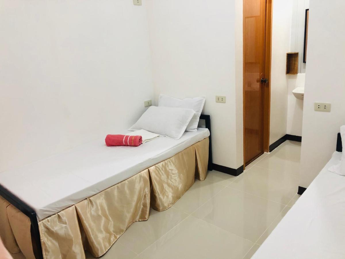 Lr Hostel And Cafe 莫阿尔博阿 外观 照片