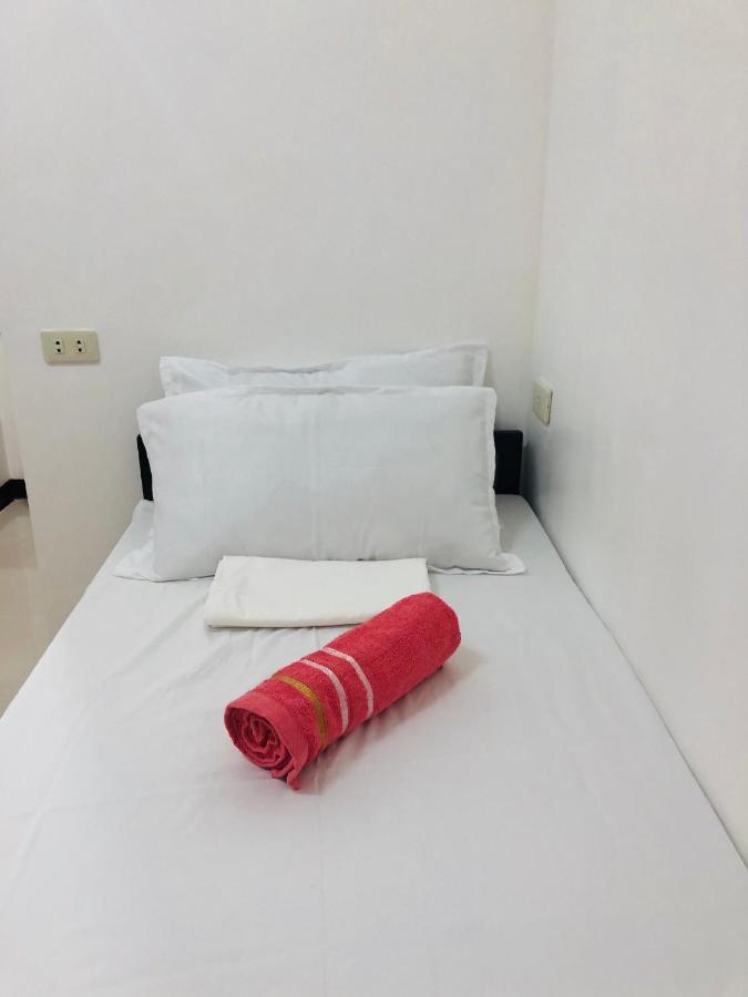 Lr Hostel And Cafe 莫阿尔博阿 外观 照片
